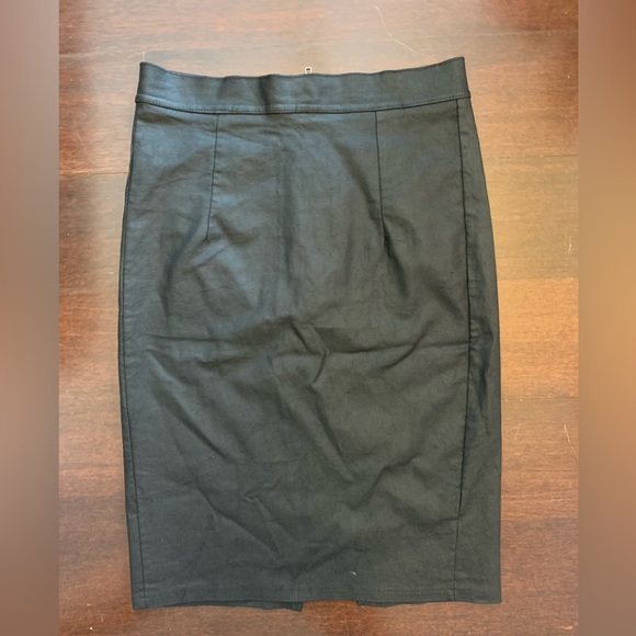Black pencil skirt - Picture 2 of 3
